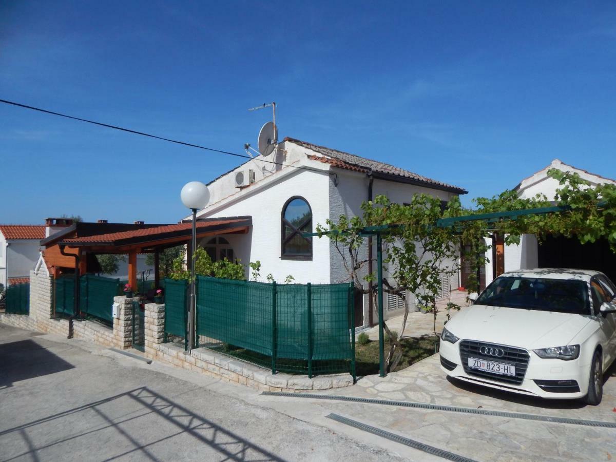 Apartman Duje Petrcane Bagian luar foto