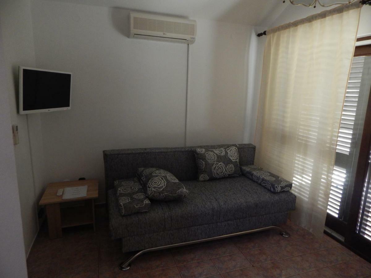 Apartman Duje Petrcane Bagian luar foto