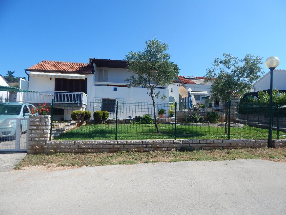 Apartman Duje Petrcane Bagian luar foto