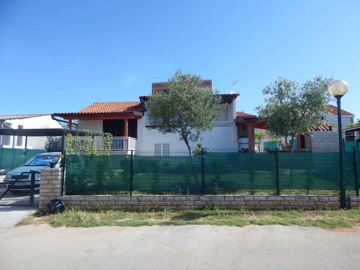 Apartman Duje Petrcane Bagian luar foto